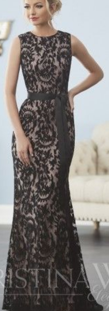 Black gown mother of size 4